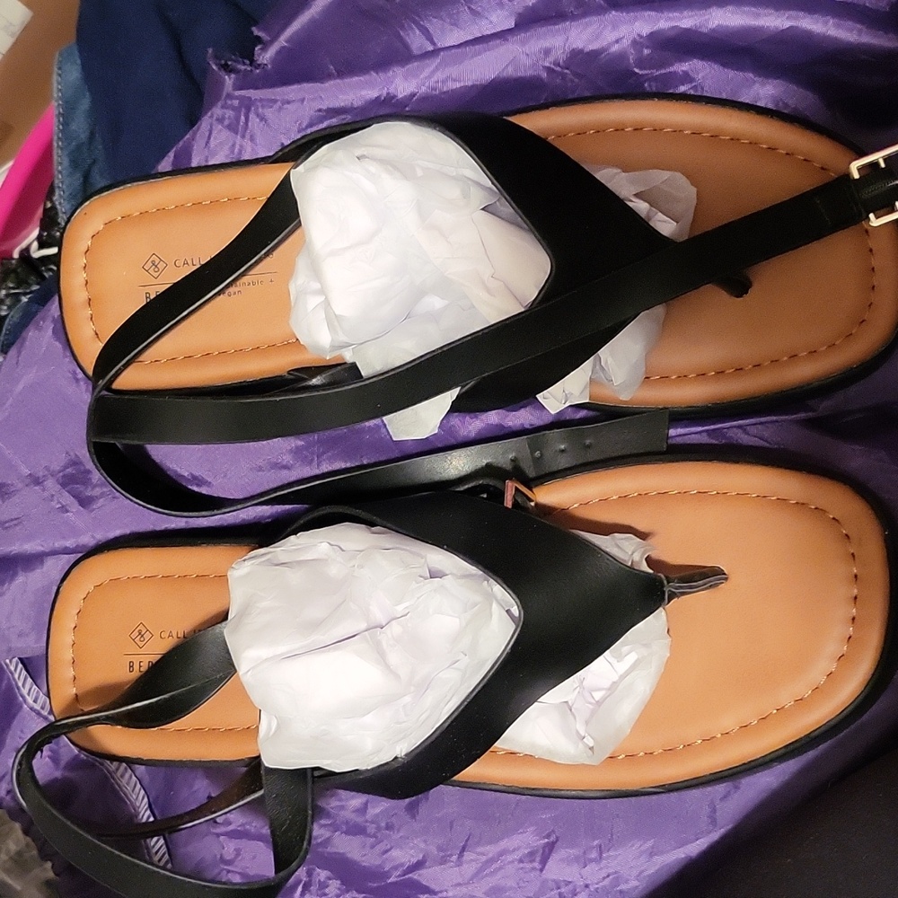 NWB Blank Thong Sandal with ankle strap. Size 11